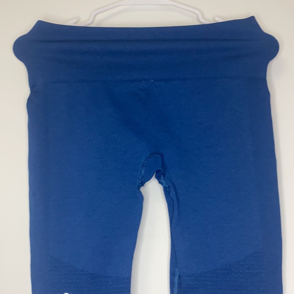 Lululemon Seamlessly Street Crop - Picture 4 of 8